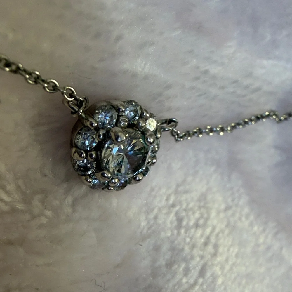 Dazzling Clear Crystal Cluster Silver Toned Pendant Necklace - Picture 8 of 9